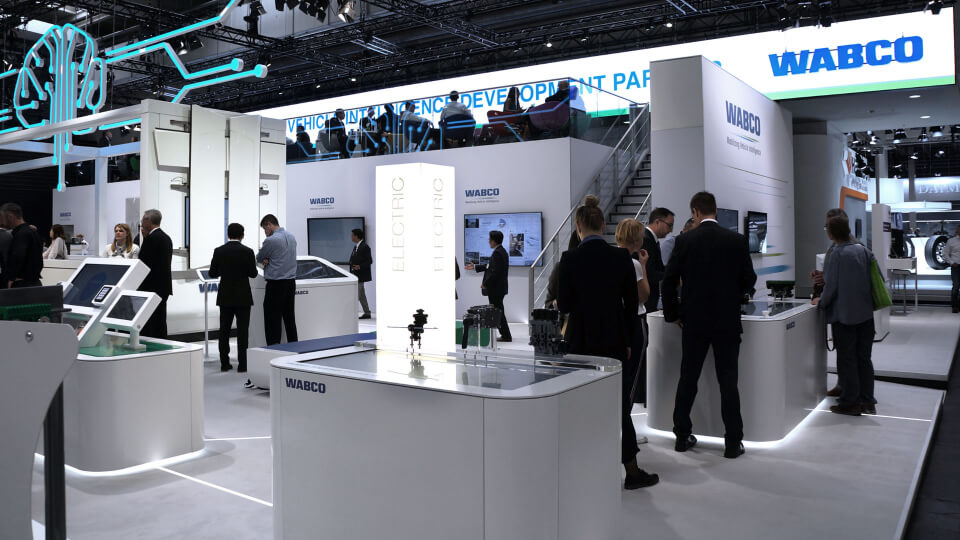 creanovo_l1nked_interactive_led-wall_wabco