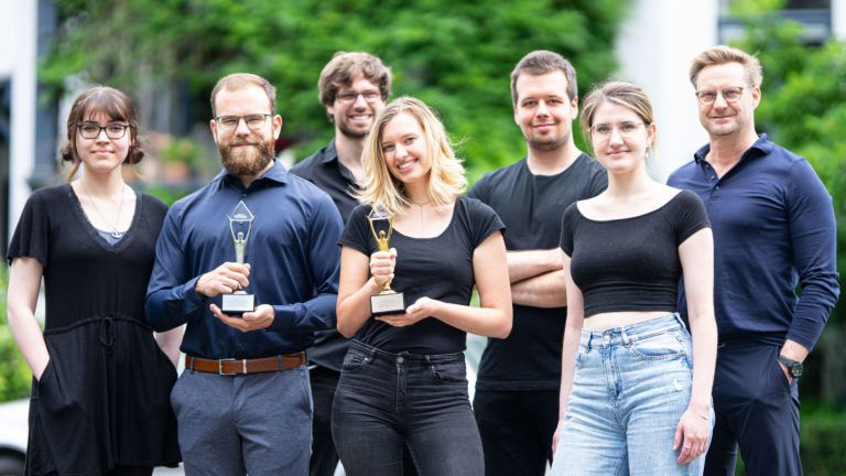 Alle Beteiligten der ausgezeichneten Projekte. Direkt im Grünen im Zooviertel in Hannover, wo unsere Werbeagentur zu Hause ist.